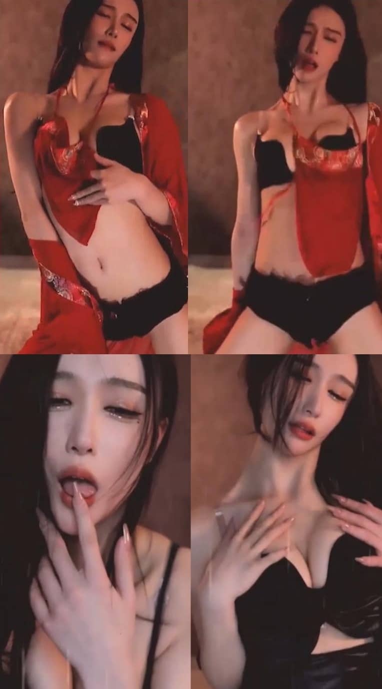 斗鱼主播【艾可乐】土豪超火定制热舞两部[2V-170M-10分53秒]